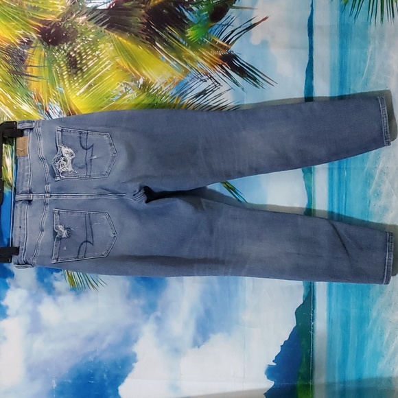 American Eagle women's denim size 10 short - Picture 2 of 6